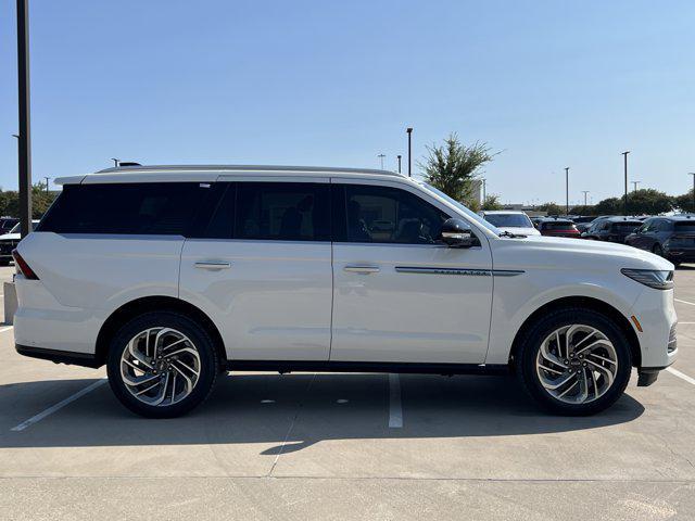 new 2025 Lincoln Navigator car, priced at $102,182