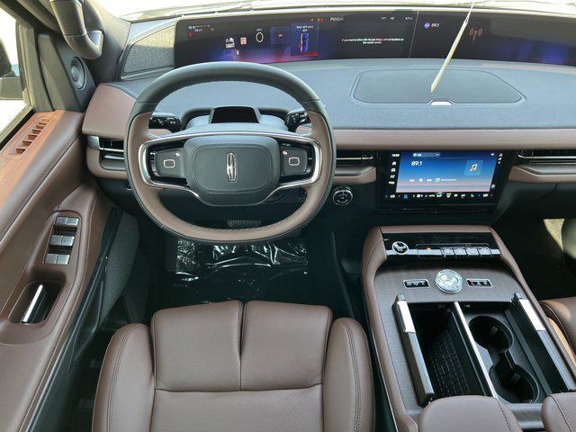 new 2025 Lincoln Navigator car, priced at $102,182