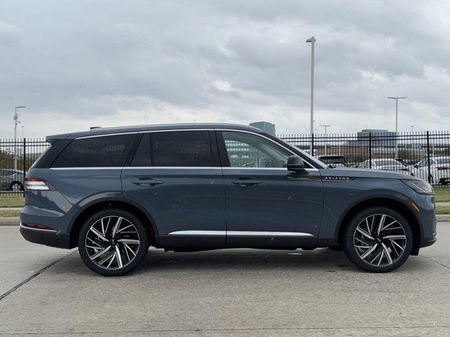 new 2025 Lincoln Aviator car, priced at $80,270