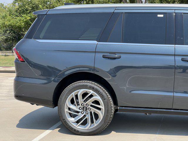 new 2025 Lincoln Navigator car, priced at $98,822