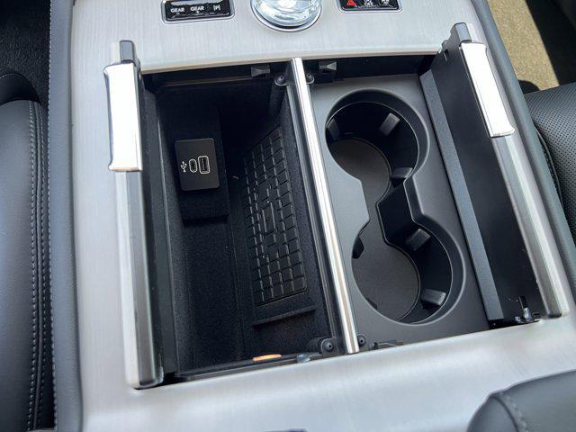 new 2025 Lincoln Navigator car, priced at $98,822