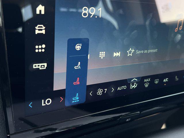 new 2025 Lincoln Navigator car, priced at $98,822