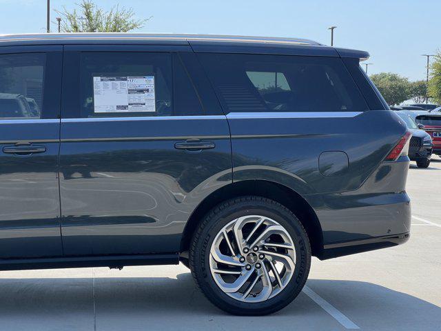 new 2025 Lincoln Navigator car, priced at $98,822
