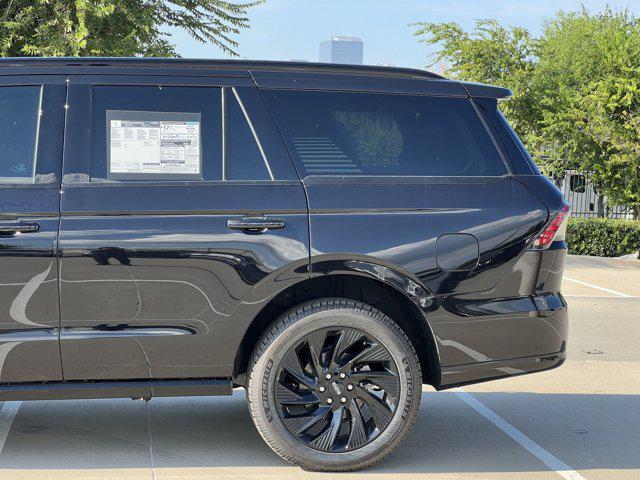 new 2025 Lincoln Navigator car, priced at $103,978