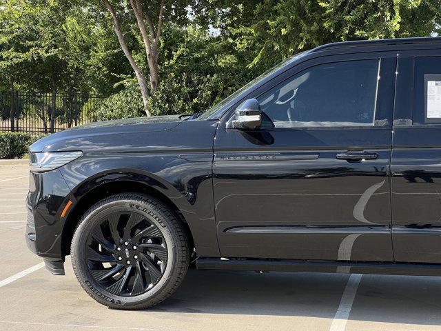 new 2025 Lincoln Navigator car, priced at $103,978