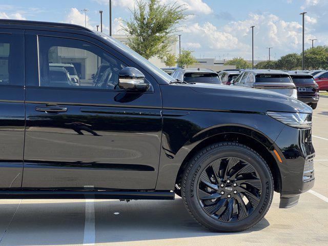 new 2025 Lincoln Navigator car, priced at $106,144