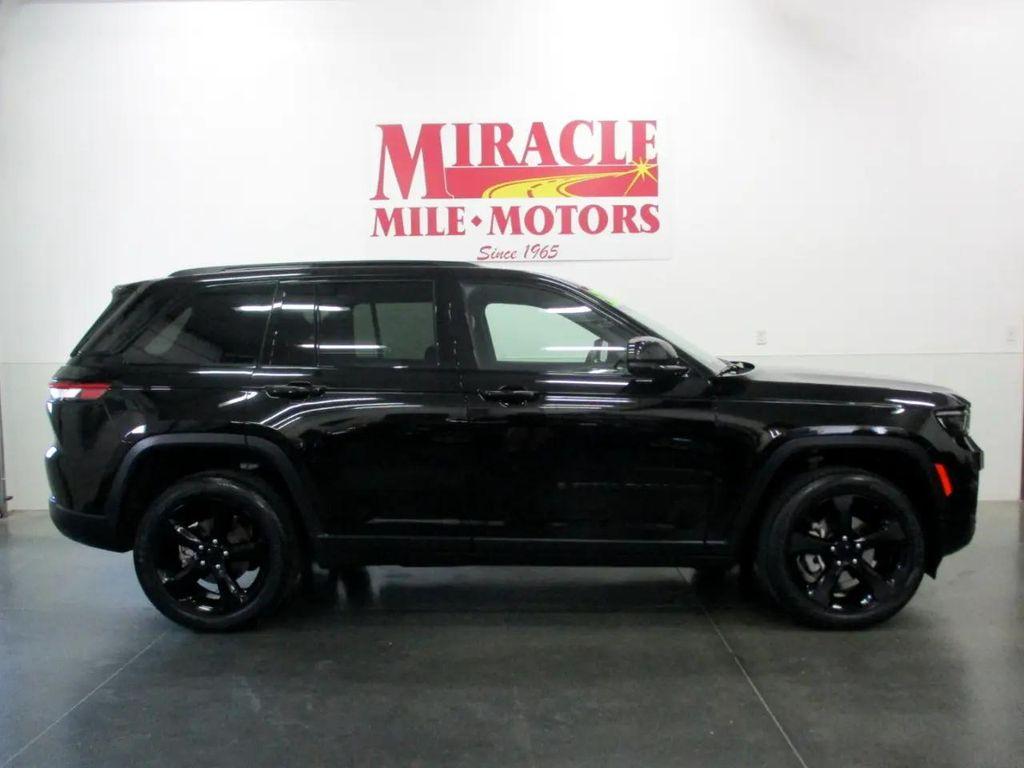 used 2022 Jeep Grand Cherokee car, priced at $32,950