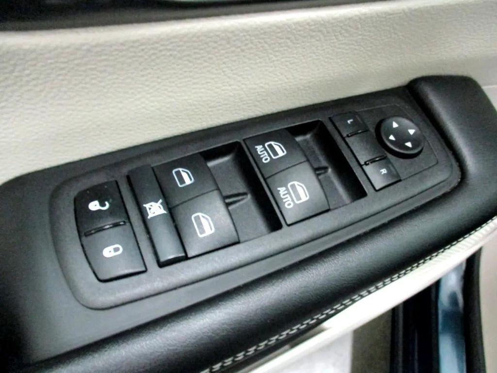 used 2023 Chrysler Pacifica car, priced at $27,500