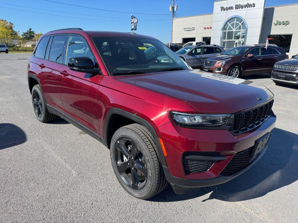 new 2025 Jeep Grand Cherokee car, priced at $48,375