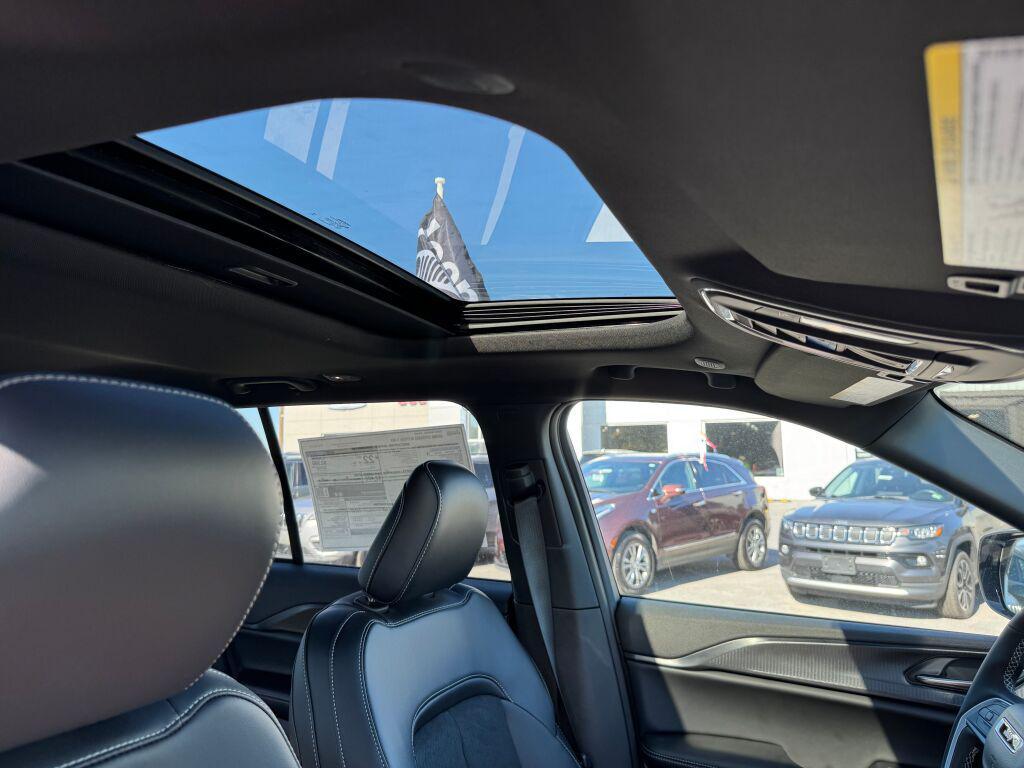 new 2025 Jeep Grand Cherokee car, priced at $48,375