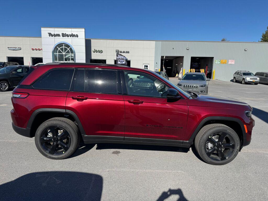 new 2025 Jeep Grand Cherokee car, priced at $48,375