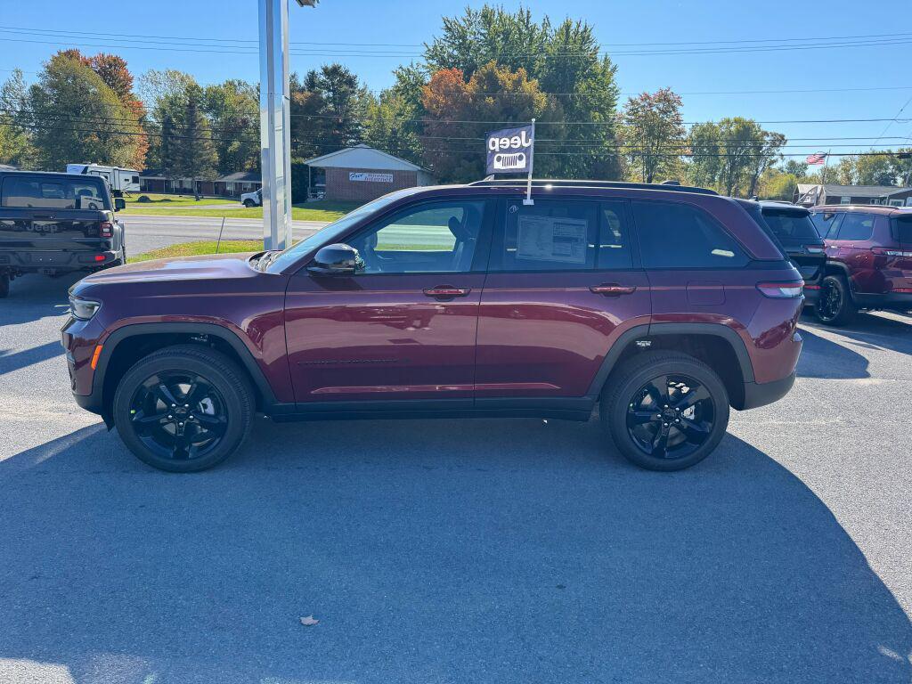 new 2025 Jeep Grand Cherokee car, priced at $48,375