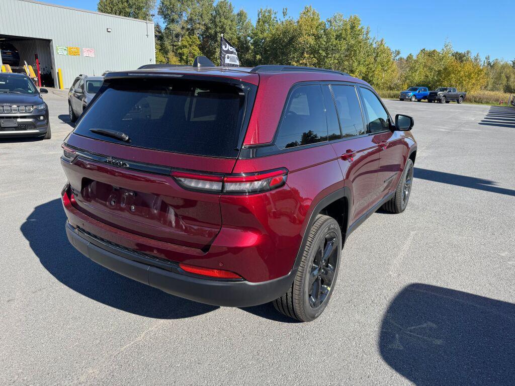 new 2025 Jeep Grand Cherokee car, priced at $48,375