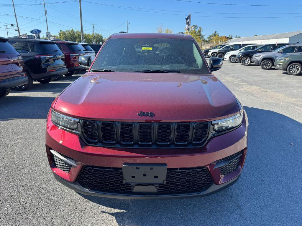 new 2025 Jeep Grand Cherokee car, priced at $48,375