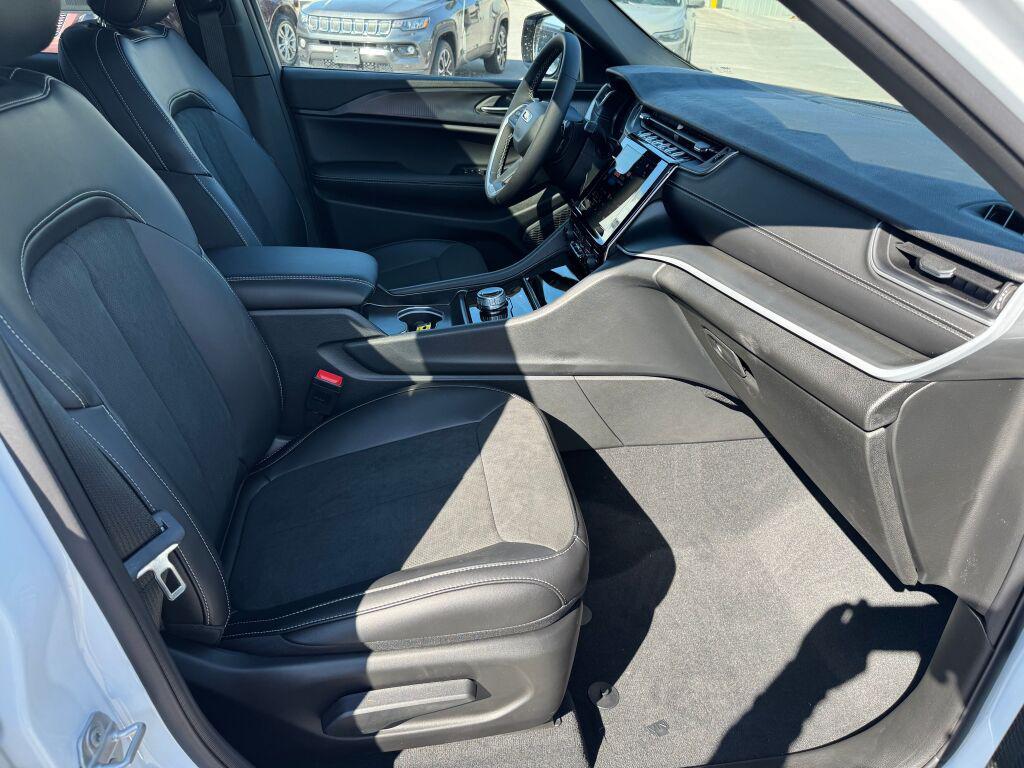 new 2025 Jeep Grand Cherokee L car, priced at $49,780