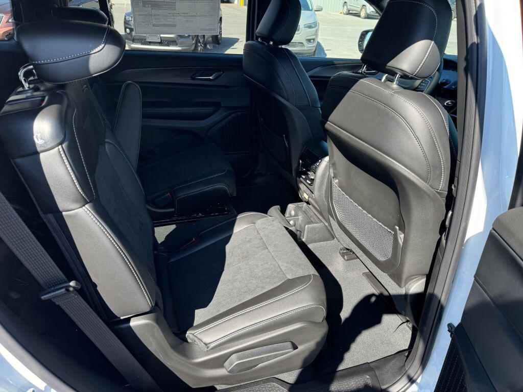 new 2025 Jeep Grand Cherokee L car, priced at $49,780