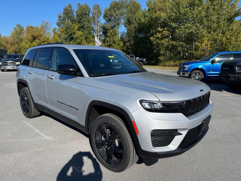 new 2025 Jeep Grand Cherokee car, priced at $48,375