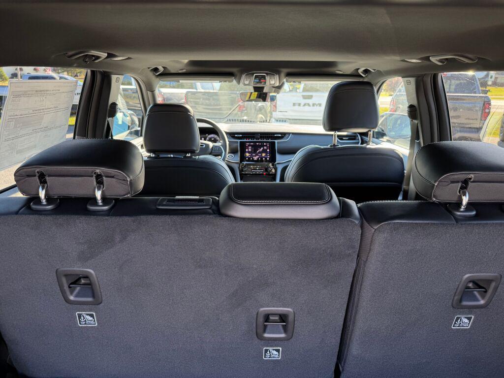 new 2025 Jeep Grand Cherokee car, priced at $48,375