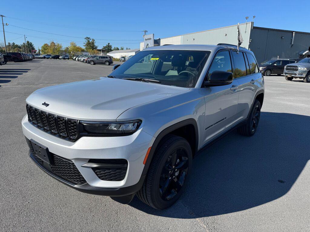 new 2025 Jeep Grand Cherokee car, priced at $48,375