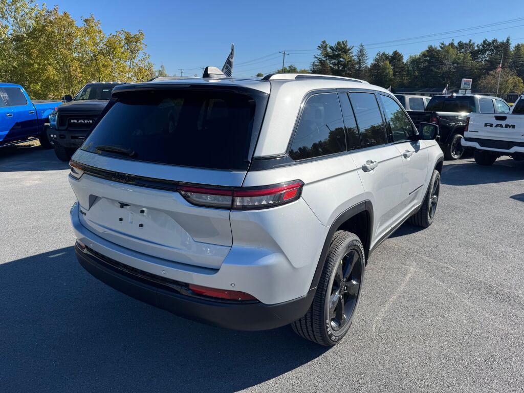 new 2025 Jeep Grand Cherokee car, priced at $48,375