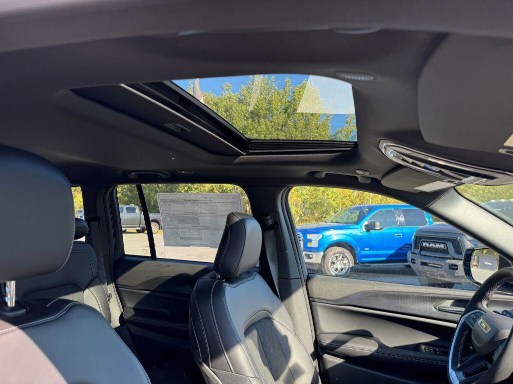 new 2025 Jeep Grand Cherokee car, priced at $48,375