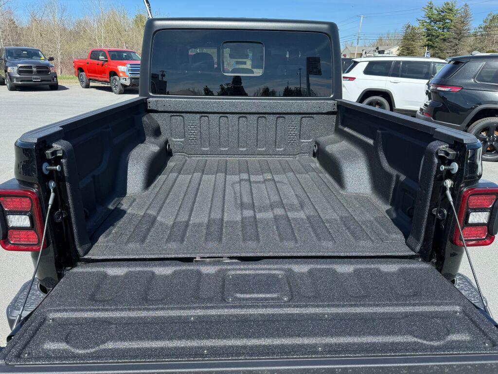 new 2025 Jeep Gladiator car, priced at $51,535