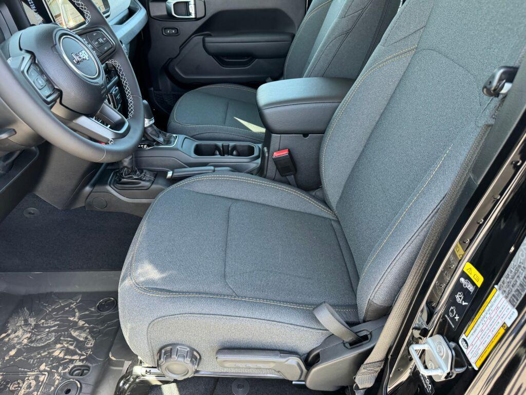 new 2025 Jeep Gladiator car, priced at $51,535