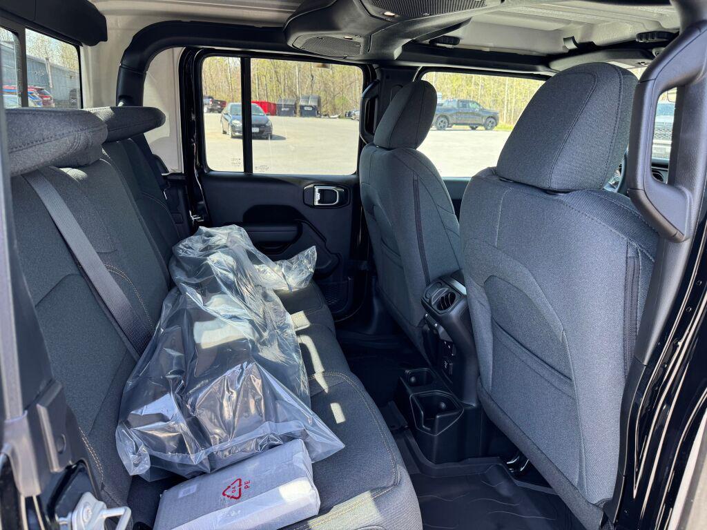 new 2025 Jeep Gladiator car, priced at $51,535