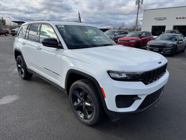 new 2025 Jeep Grand Cherokee car, priced at $47,580