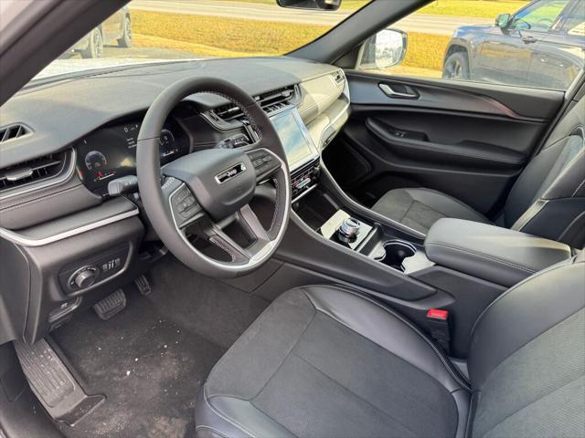 new 2025 Jeep Grand Cherokee car, priced at $47,580