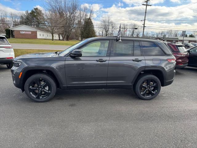 new 2025 Jeep Grand Cherokee car, priced at $48,175