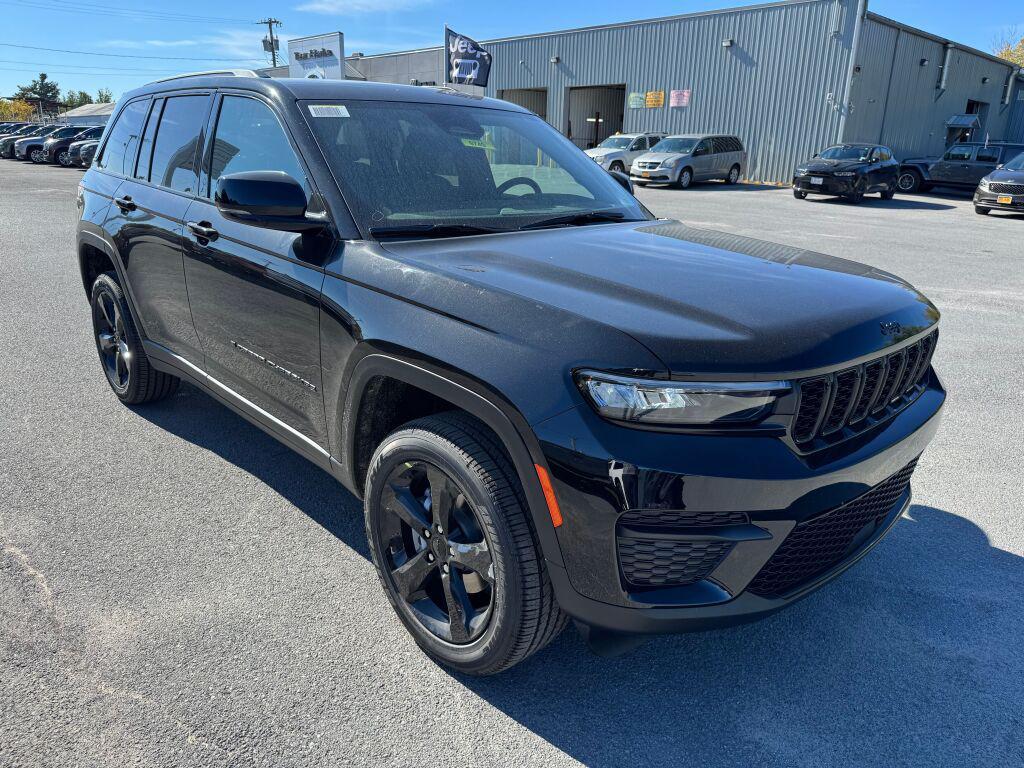 new 2025 Jeep Grand Cherokee car, priced at $48,375