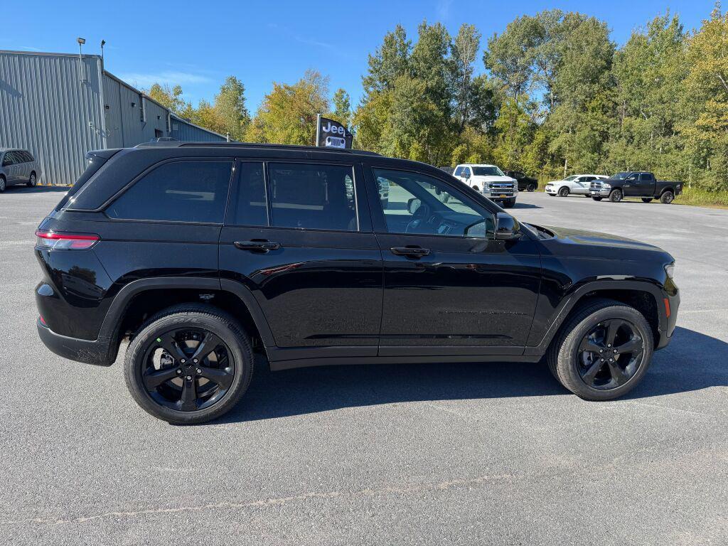 new 2025 Jeep Grand Cherokee car, priced at $48,375