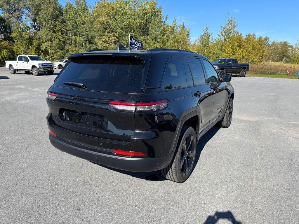 new 2025 Jeep Grand Cherokee car, priced at $48,375
