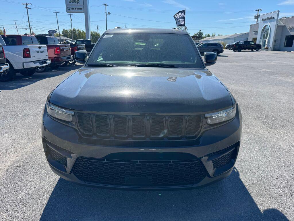 new 2025 Jeep Grand Cherokee car, priced at $48,375