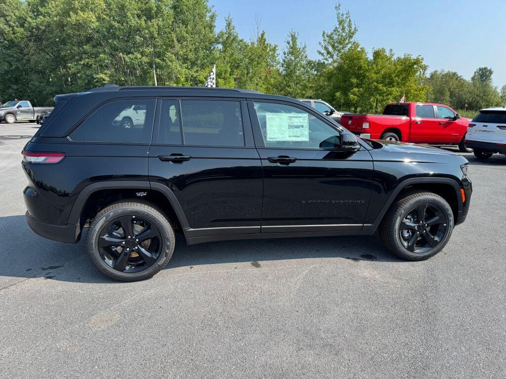 new 2025 Jeep Grand Cherokee car, priced at $52,735