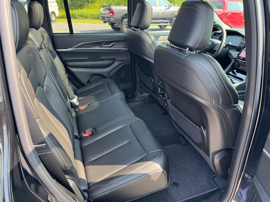 new 2025 Jeep Grand Cherokee car, priced at $52,735