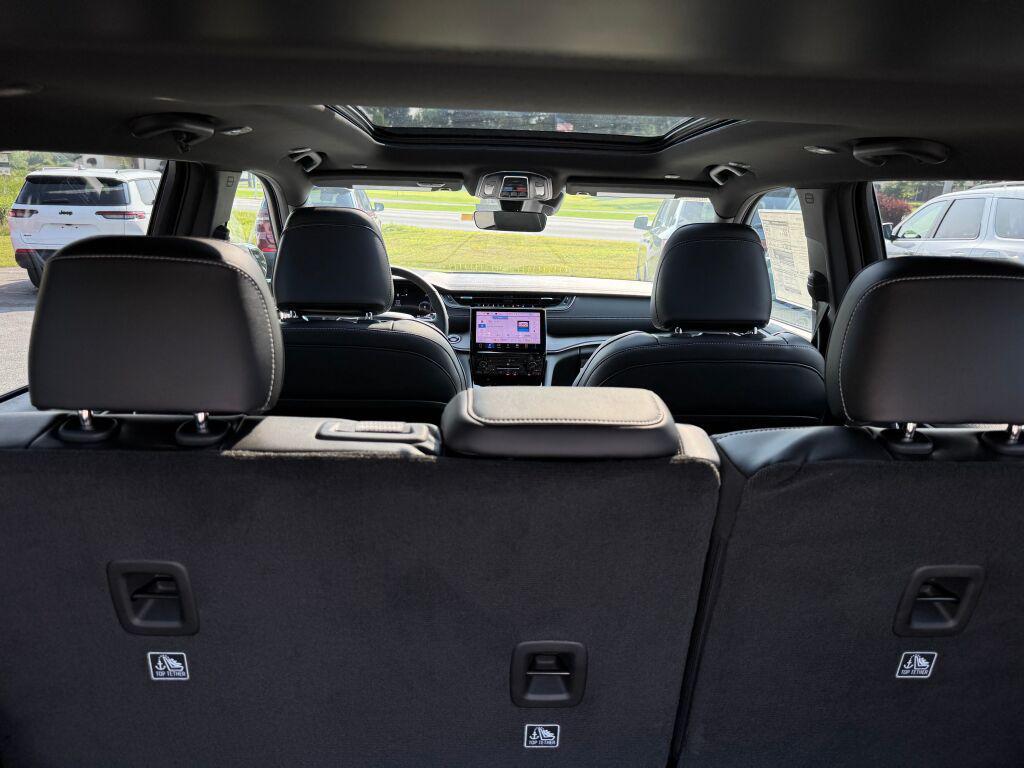 new 2025 Jeep Grand Cherokee car, priced at $52,735