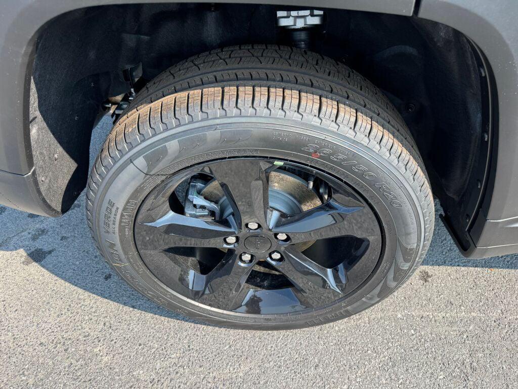 new 2025 Jeep Grand Cherokee car, priced at $52,735