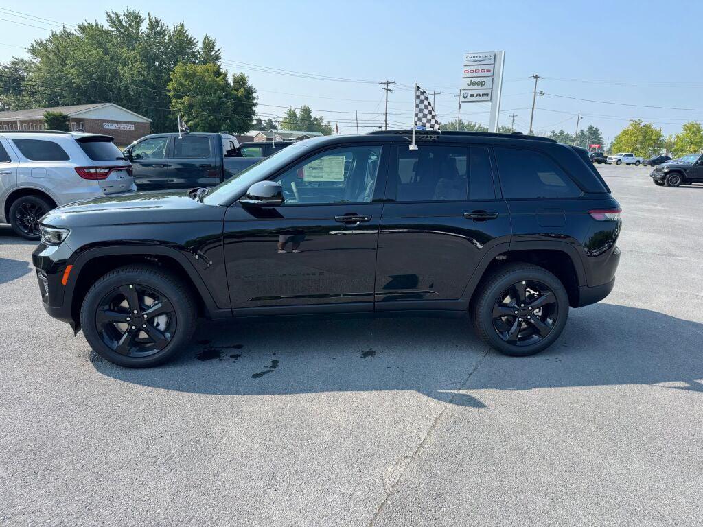 new 2025 Jeep Grand Cherokee car, priced at $52,735