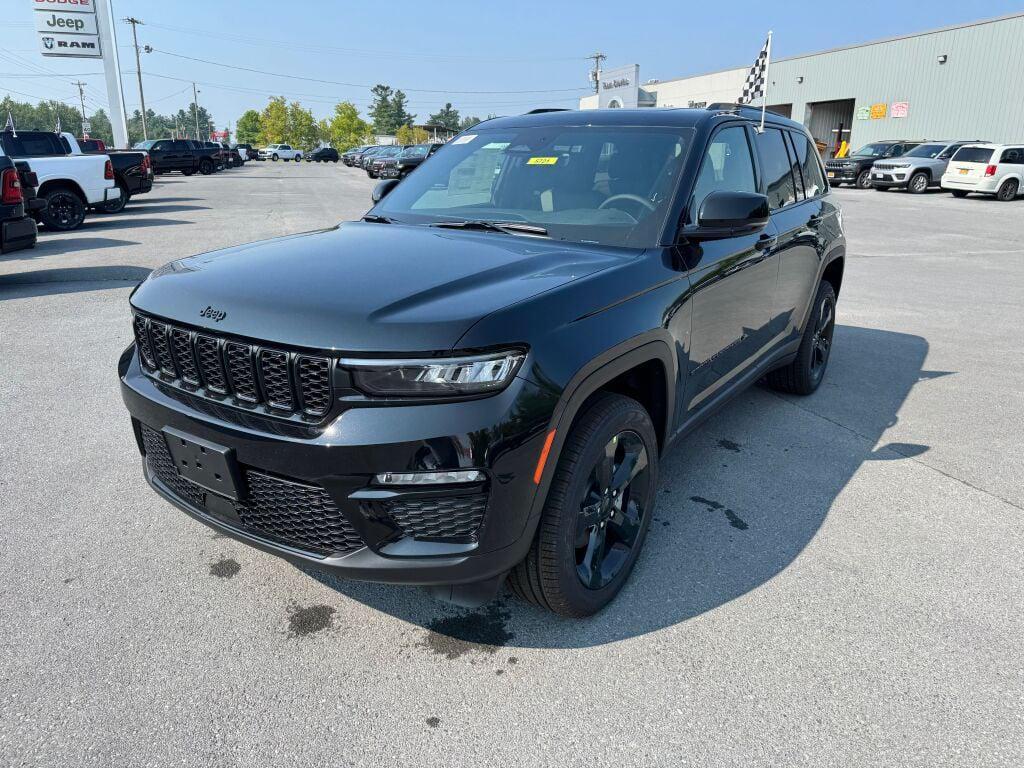 new 2025 Jeep Grand Cherokee car, priced at $52,735