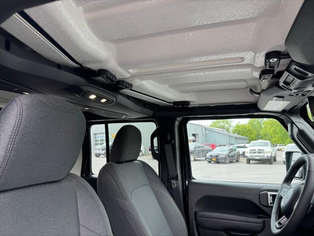new 2025 Jeep Wrangler car, priced at $53,075