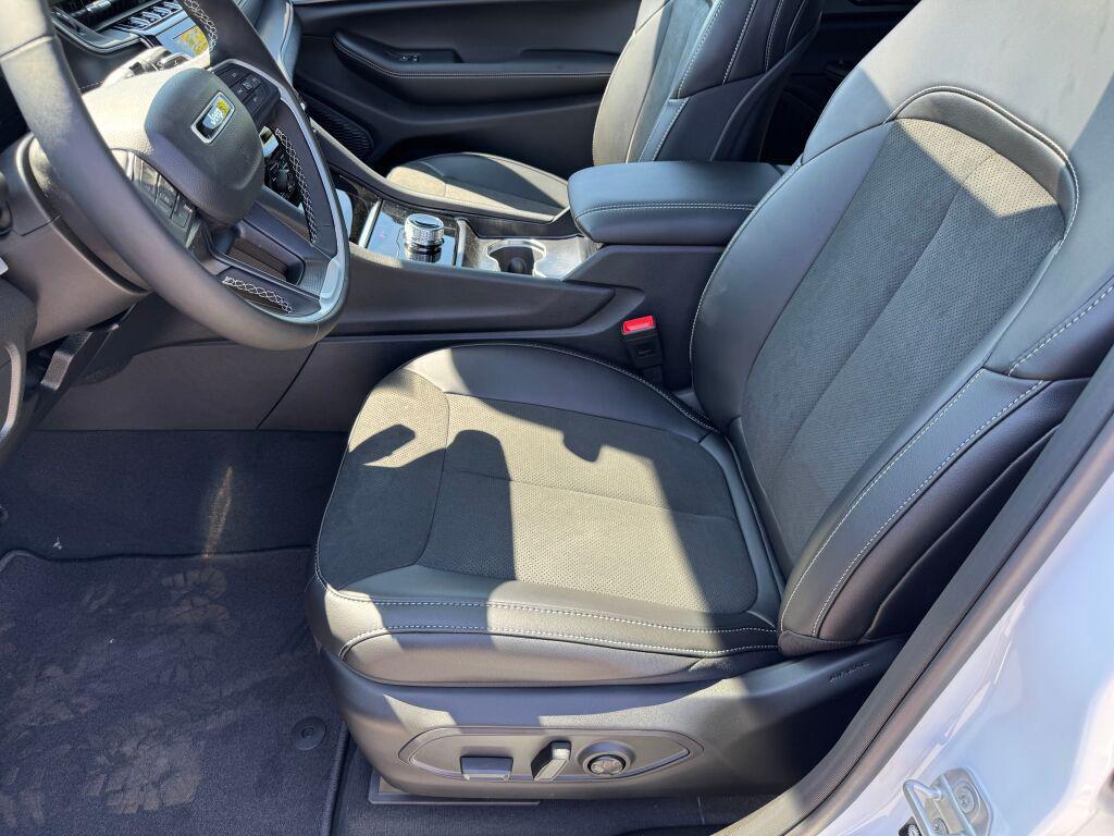new 2025 Jeep Grand Cherokee L car, priced at $49,780