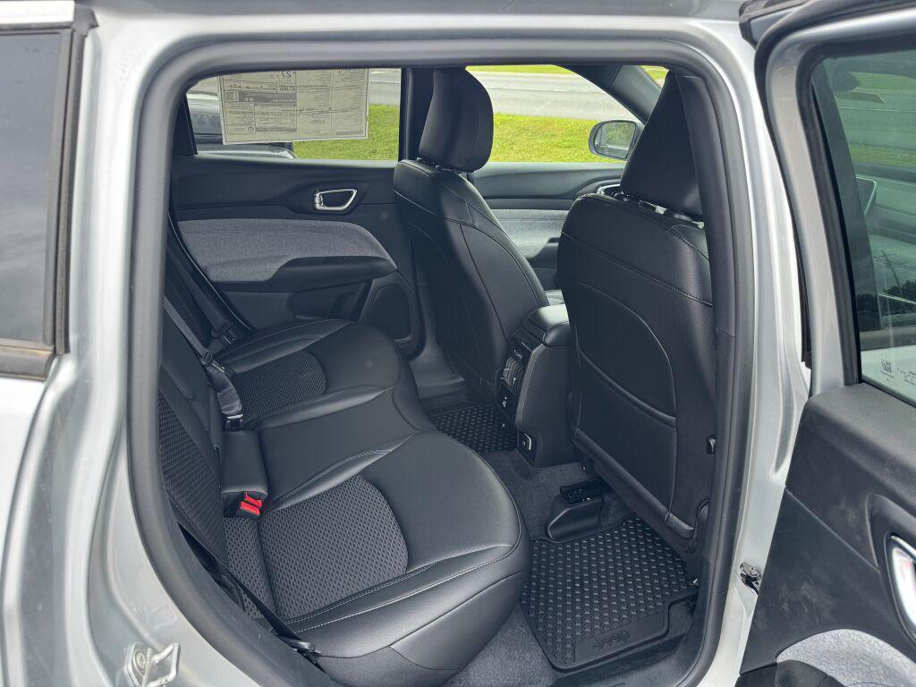 new 2025 Jeep Compass car, priced at $33,435