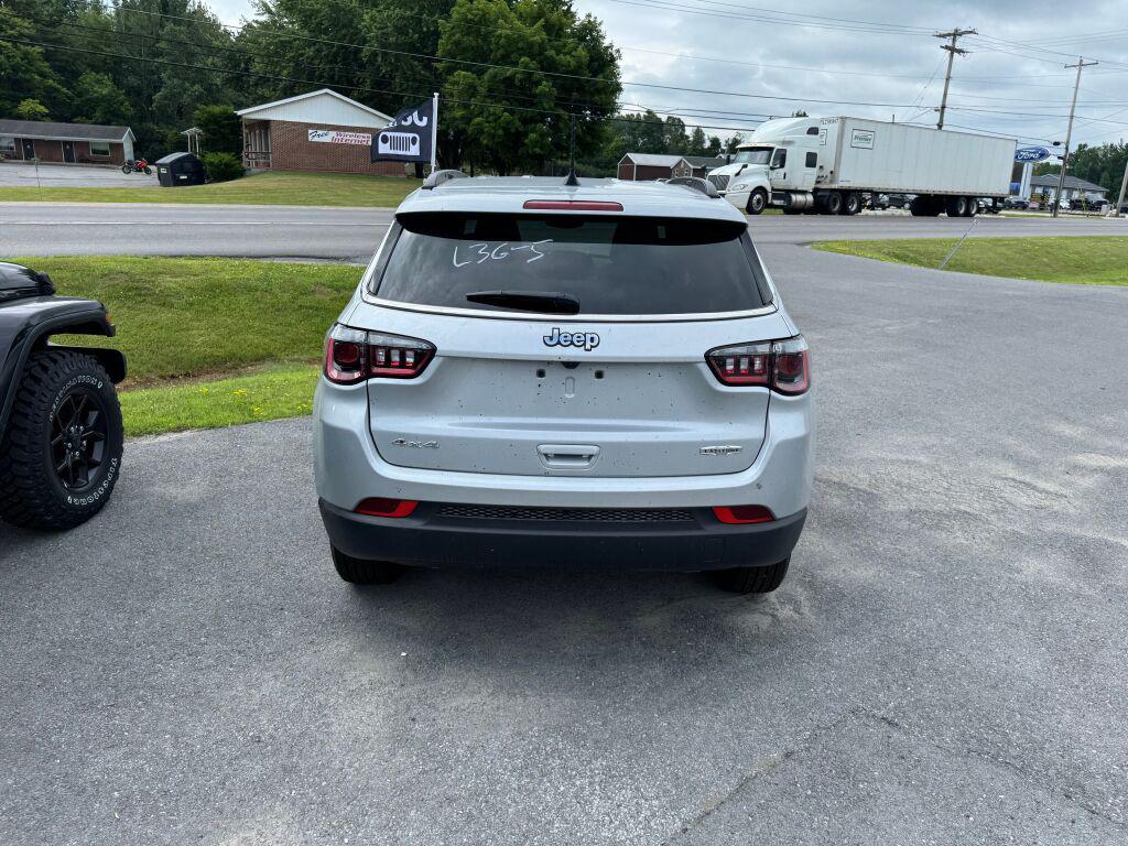 new 2025 Jeep Compass car, priced at $33,435