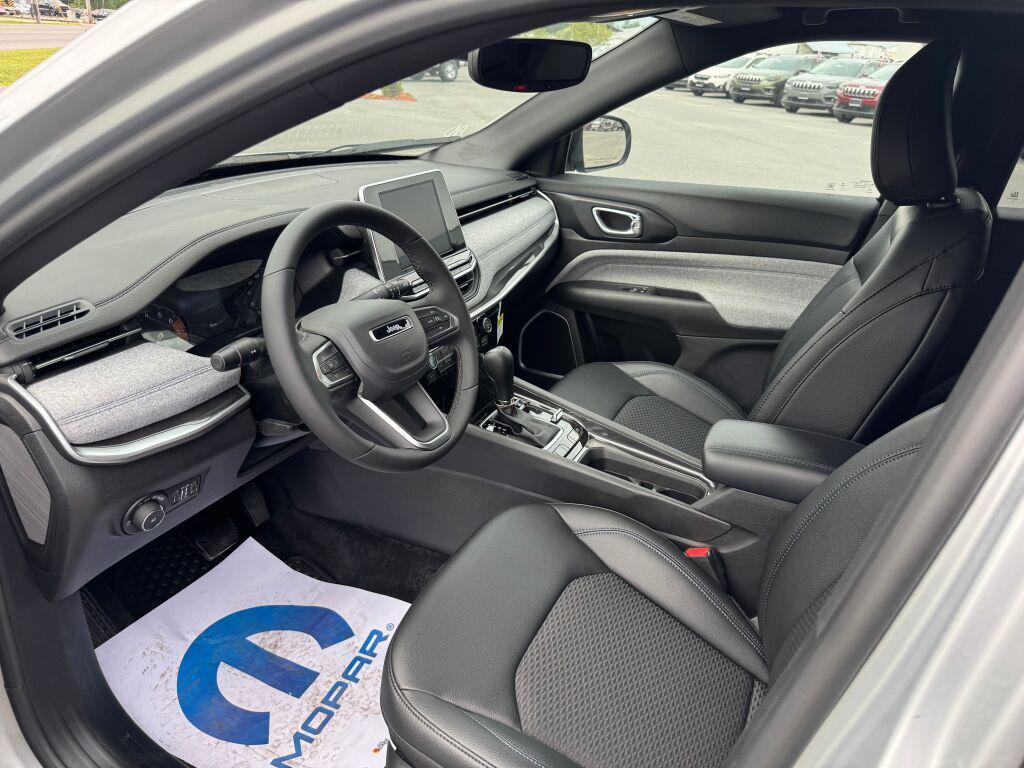 new 2025 Jeep Compass car, priced at $33,435