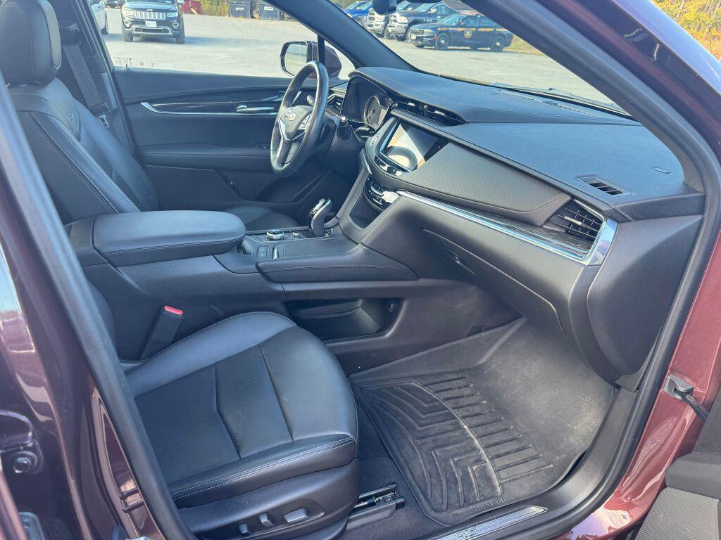 used 2022 Cadillac XT5 car, priced at $30,995