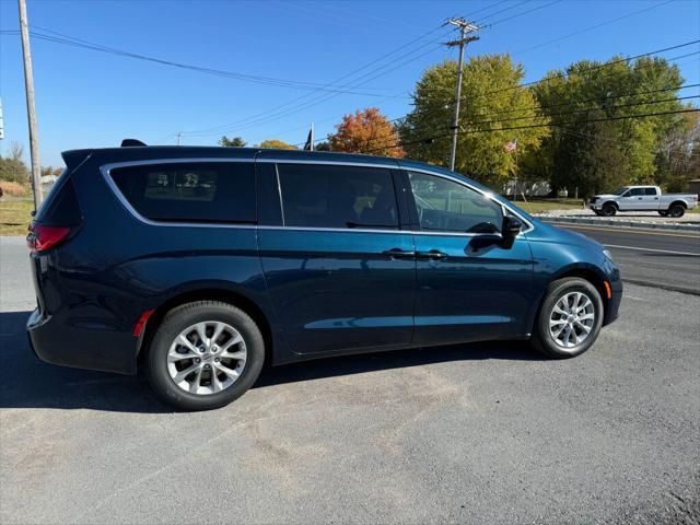 new 2025 Chrysler Pacifica car, priced at $47,635