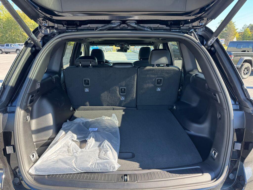 new 2025 Jeep Grand Cherokee car, priced at $48,375