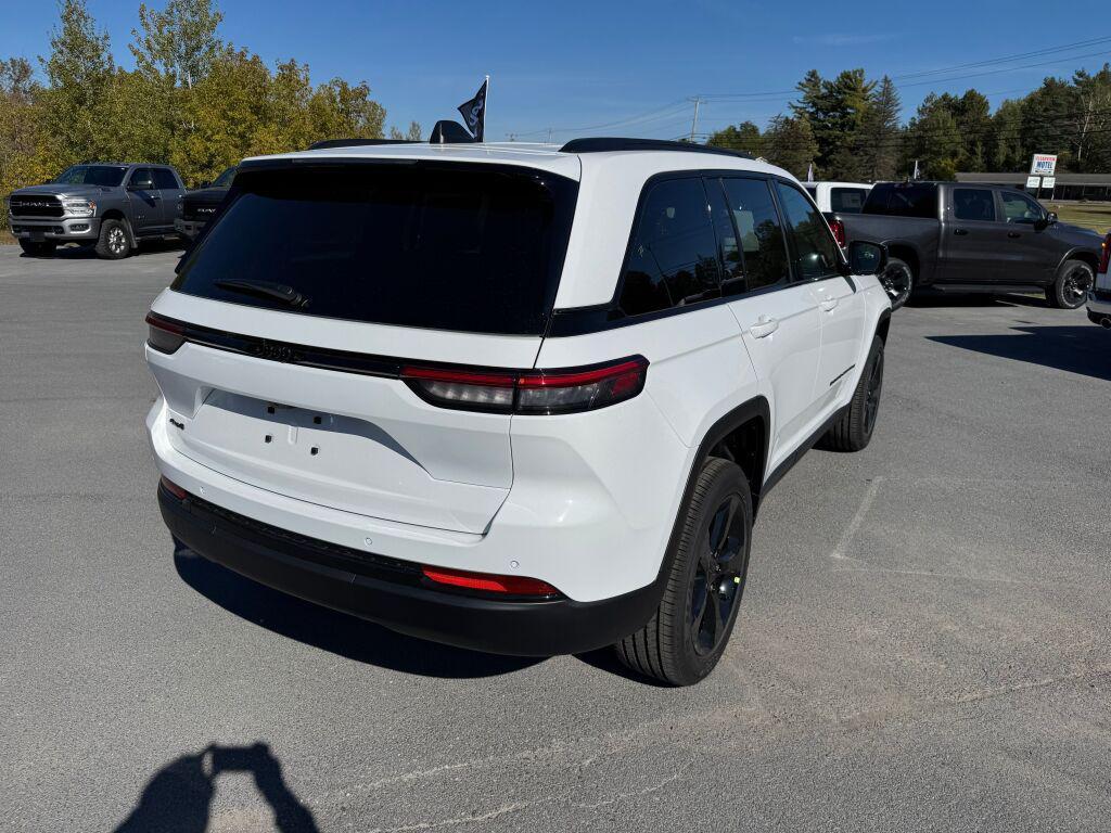 new 2025 Jeep Grand Cherokee car, priced at $47,780